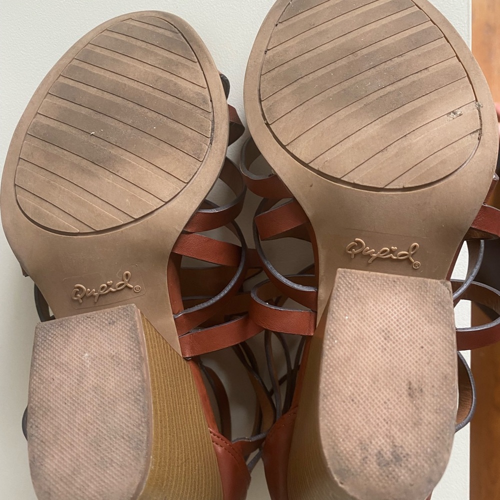 Qupid | Open toed block heels | size 9.5 - Picture 5 of 7